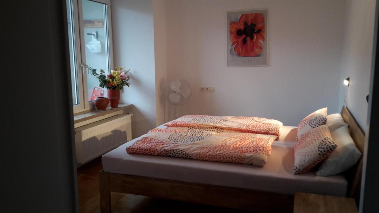 Ferienwohnung Hagelstein Бад-Мергентхайм Экстерьер фото